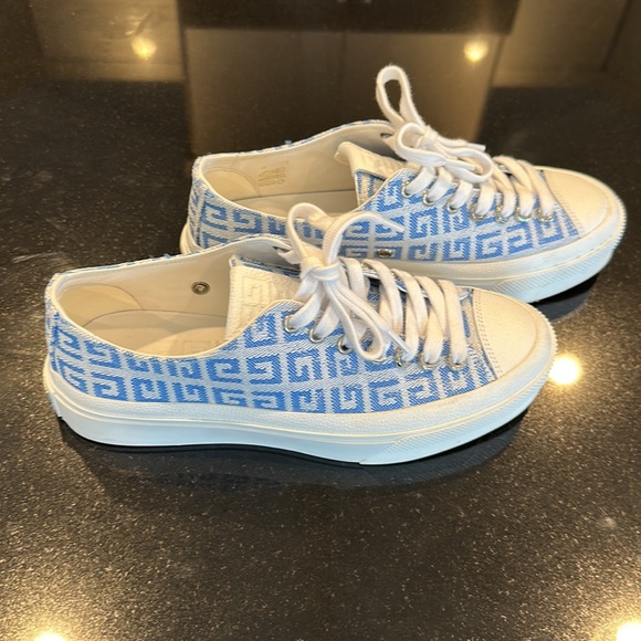 Givenchy City 4G Sneaker. - Picture 2 of 3